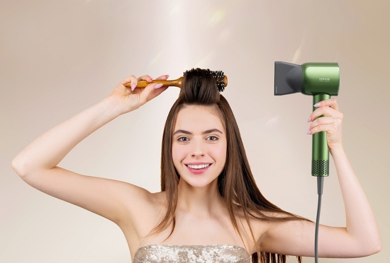 Идеальный подарок: новая модель фена Hair Glory Master от Dreame