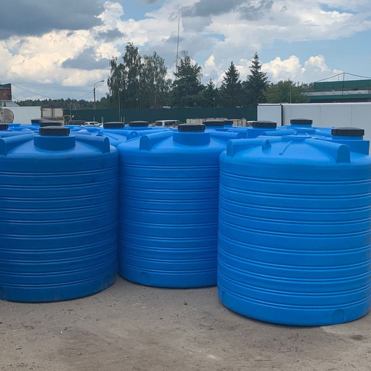 Какую емкость выбрать для полива огорода: советы и рекомендации