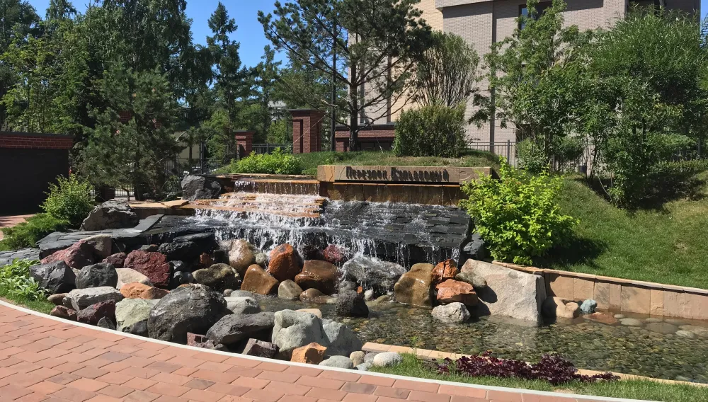 Ландшафтный дизайн с камнями и корой: создание гармонии природы в вашем саду