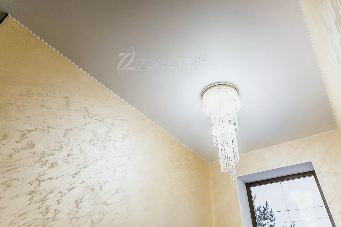 Натяжные потолки: преимущества и услуги, которые изменят ваш интерьер