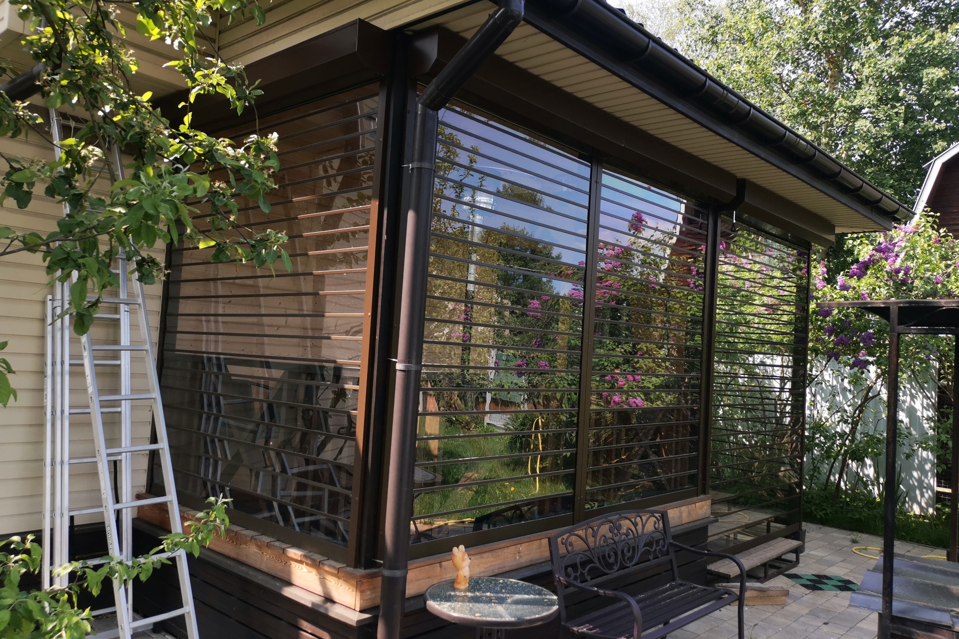 Прозрачные рольставни: Все, что вам нужно знать о современных решениях для защиты и декора