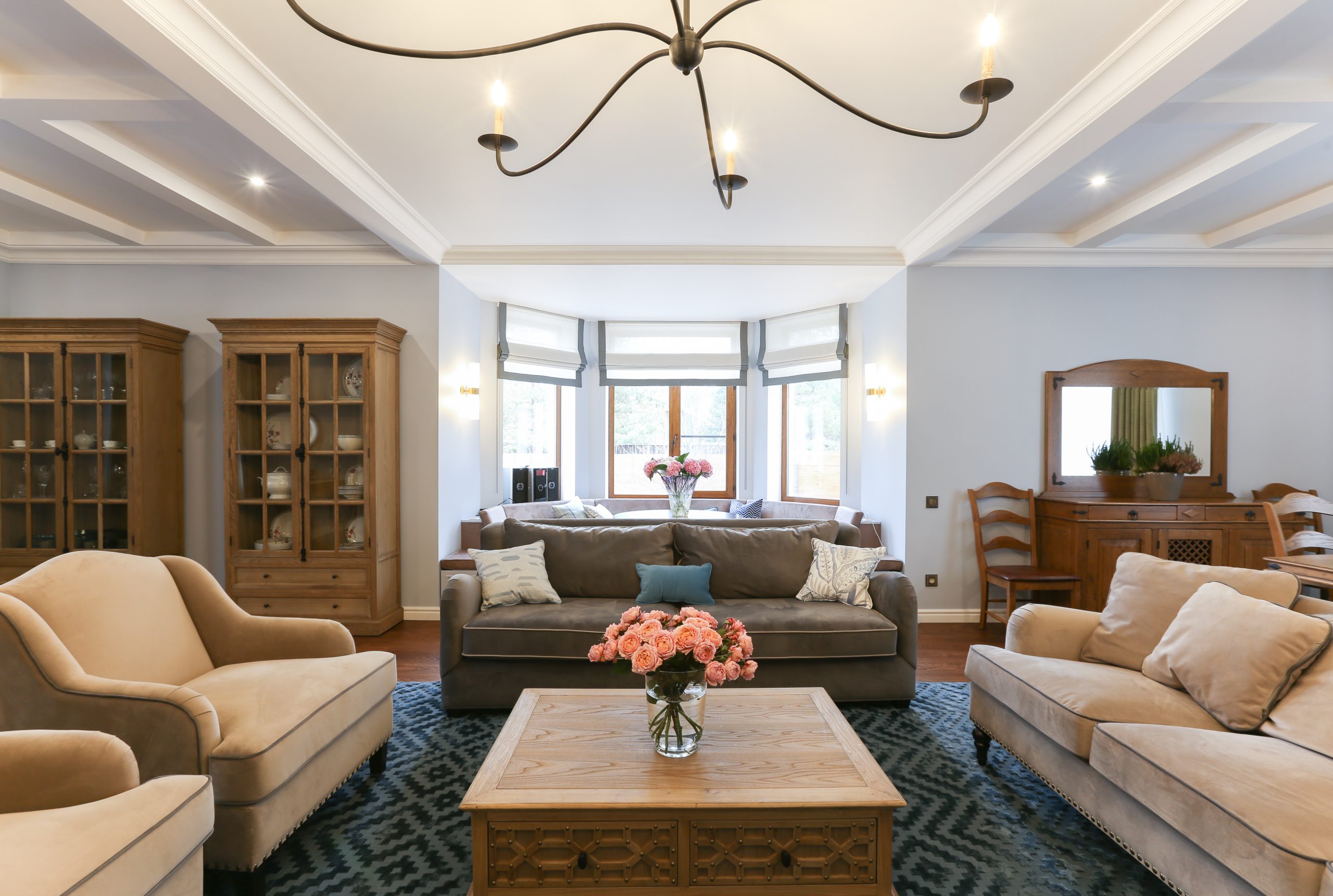 Римские шторы для больших и нестандартных окон