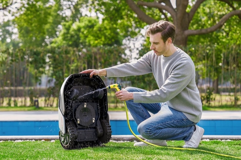 Робот-газонокосилка Dreame Roboticmower A1 теперь выпускается в Pro-версии