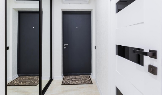 Почему скрипит входная дверь и как это исправить?