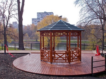 Преимущества выбора деревянных беседок для дачи