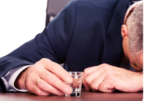 Вывод из запоя на дому: когда это возможно, а когда нужна госпитализация