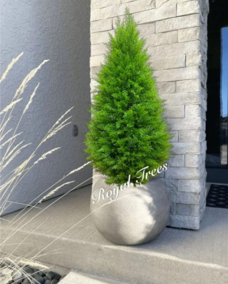 Искусственные деревья для декорирования: стильное решение для интерьера и экстерьера