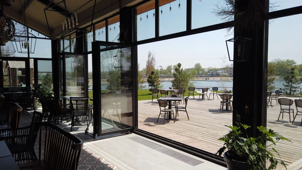 Алюминиевые окна — современное решение для света и комфорта