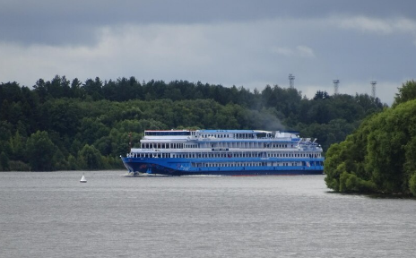 Речные путешествия по России: открывая красоты великих водных артерий