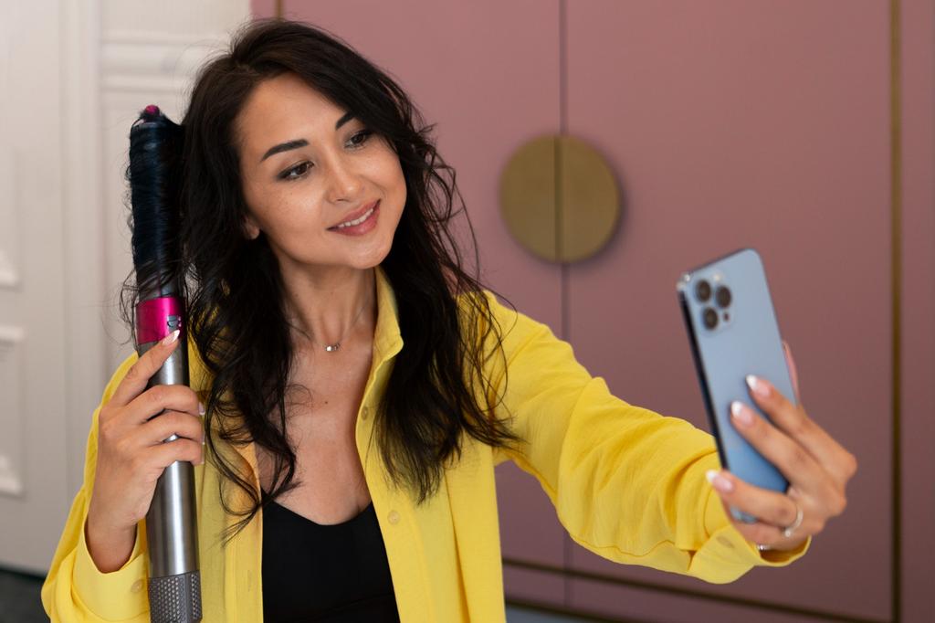 Технологии Dyson и природное вдохновение в современном образе